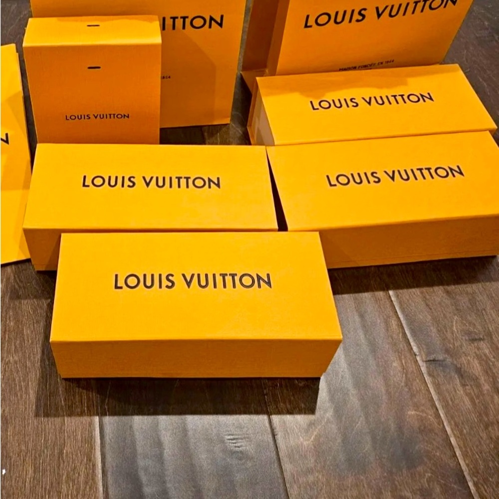 Louis Vuttion boxes all sizes/shapes
